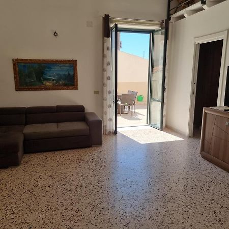 Mandralisca Holidays - Luxury Apartments チェファル エクステリア 写真