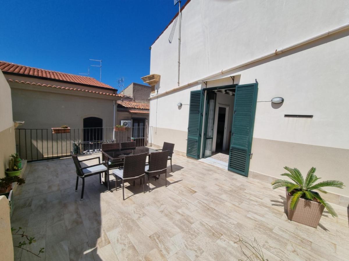 Mandralisca Holidays - Luxury Apartments チェファル エクステリア 写真